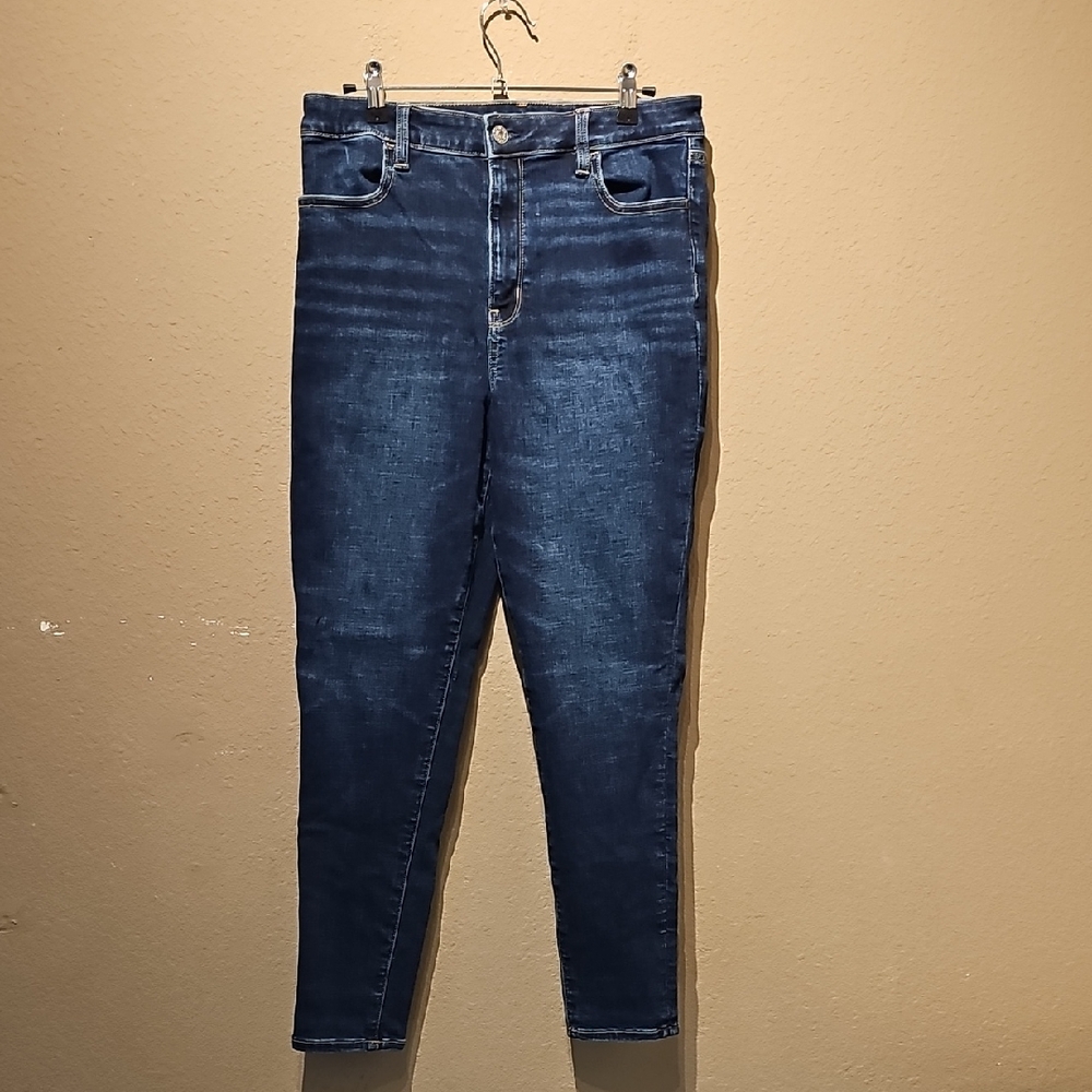 American Eagle Super High Rise Jegging Size 10 short